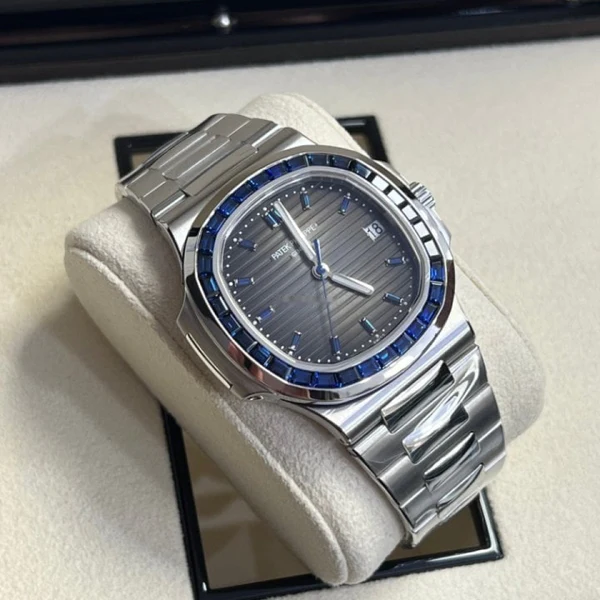 Patek Philippe Nautilus 5711111P-001 (2)