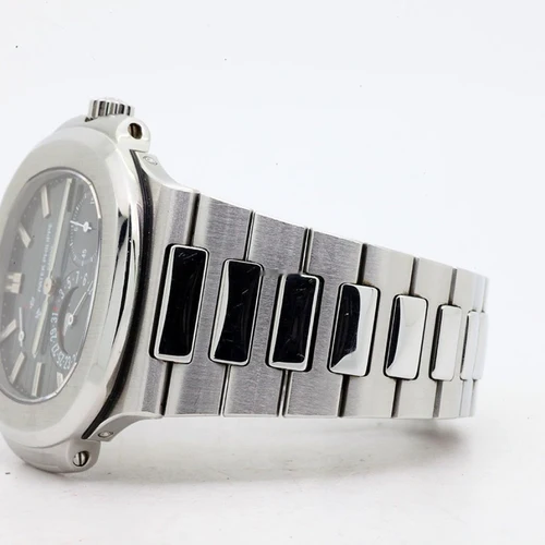 Patek Philippe Nautilus 5712 092007 First Series (2)