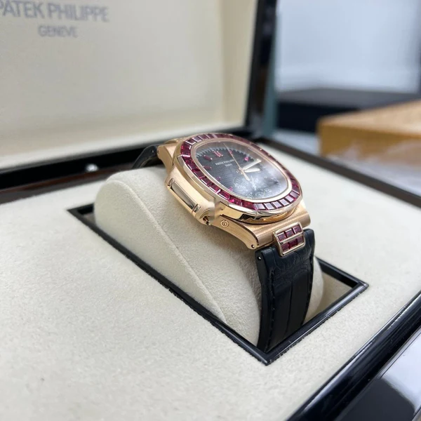 Patek Philippe Nautilus Chronograph Gem-Set Rubies 598012R (2)