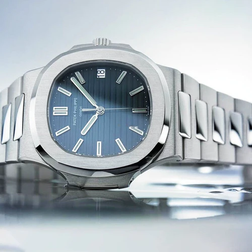 Patek Philippe Nautilus Ref 5711 NOS Full set DISCONTINUED (2)