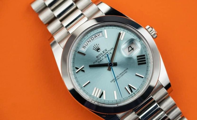 Rolex Day-Date 40MM Platinum Roman Ice Blue Dial Smooth Bezel 228206 2021 (11)