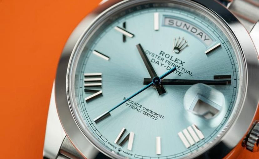 Rolex Day-Date 40MM Platinum Roman Ice Blue Dial Smooth Bezel 228206 2021 (18)