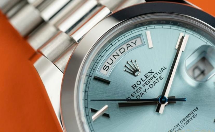Rolex Day-Date 40MM Platinum Roman Ice Blue Dial Smooth Bezel 228206 2021 (4)