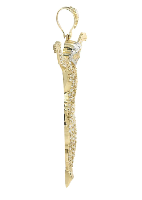 10K-Gold-Crucifix-Pendant_4-2.webp