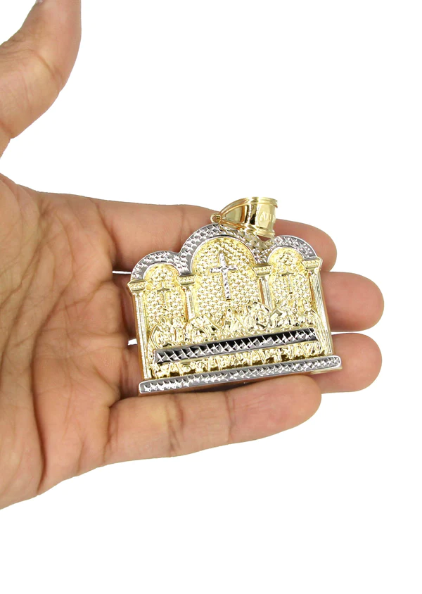 10K-Yellow-Gold-Last-Supper-Necklace-5.webp