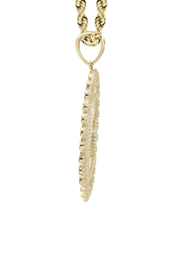 10K-Yellow-Gold-Round-Picture-Necklace-4-1.webp