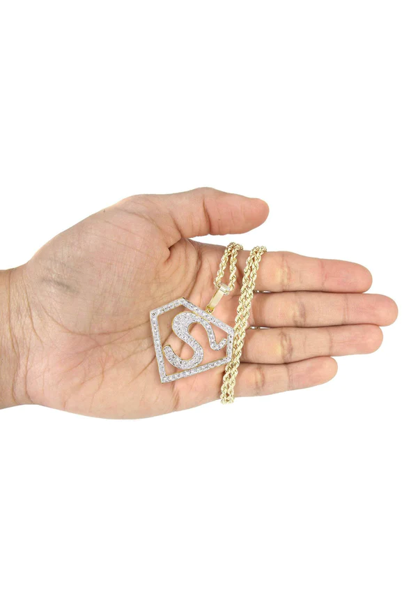 10K-Yellow-Gold-Superman-Diamond-Necklace-5.webp
