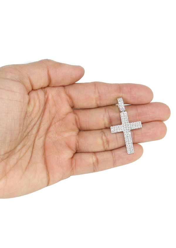 14K-White-Gold-Diamond-Cross-Necklace-5-12.webp