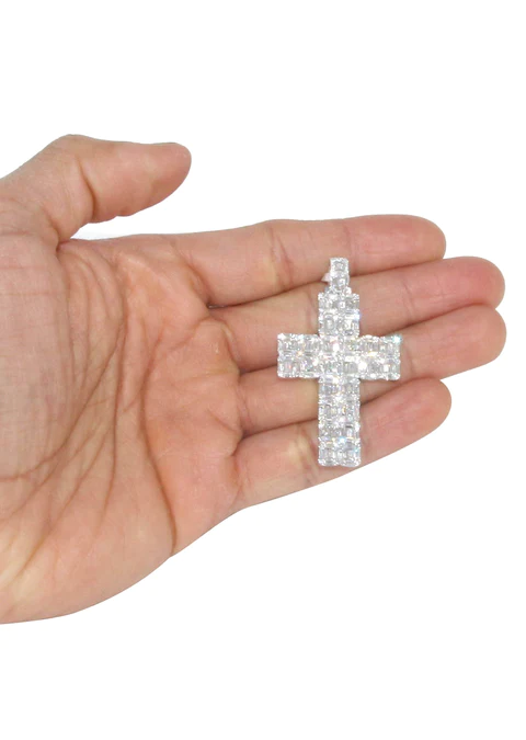 14K-White-Gold-Diamond-Cross-Necklace-5-14.webp