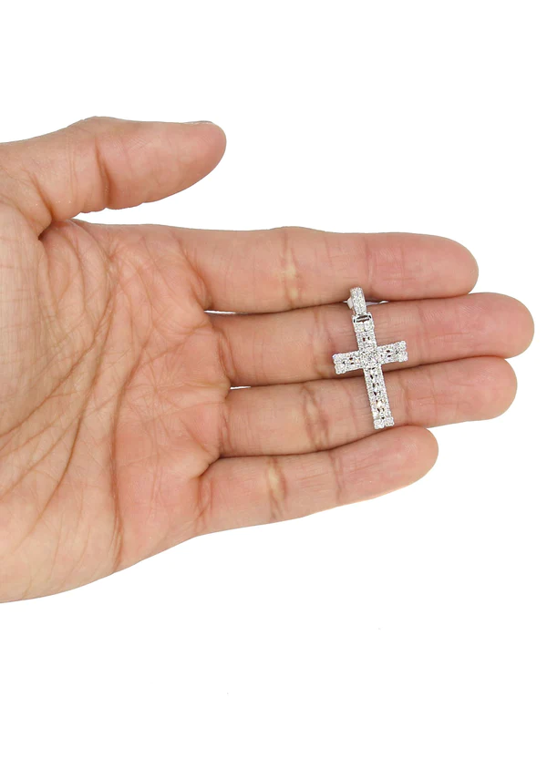 14K-White-Gold-Diamond-Cross-Necklace-5-7.webp