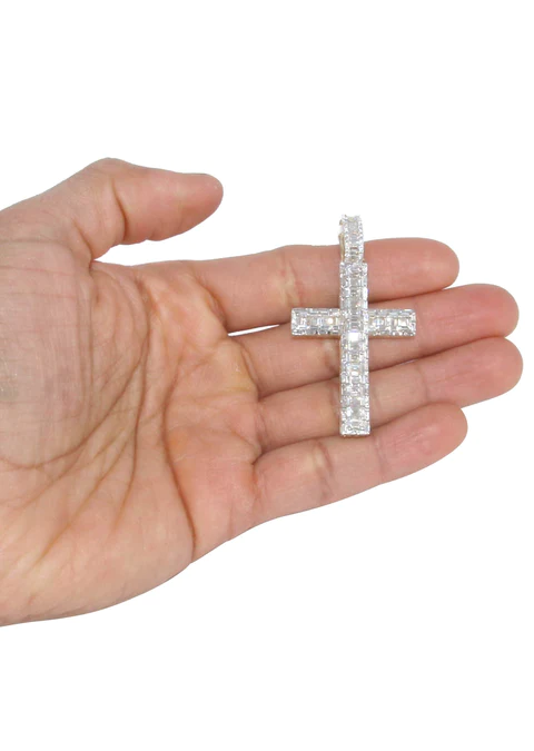 14K-Yellow-Gold-Diamond-Cross-Necklace-5-15.webp