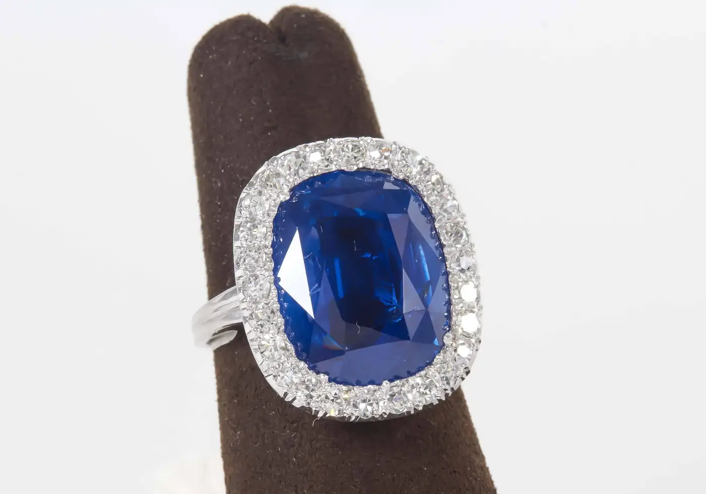 15-Carat-Burma-No-Heat-Natural-Sapphire-Ring-Rare-GIA-Certified-2.webp