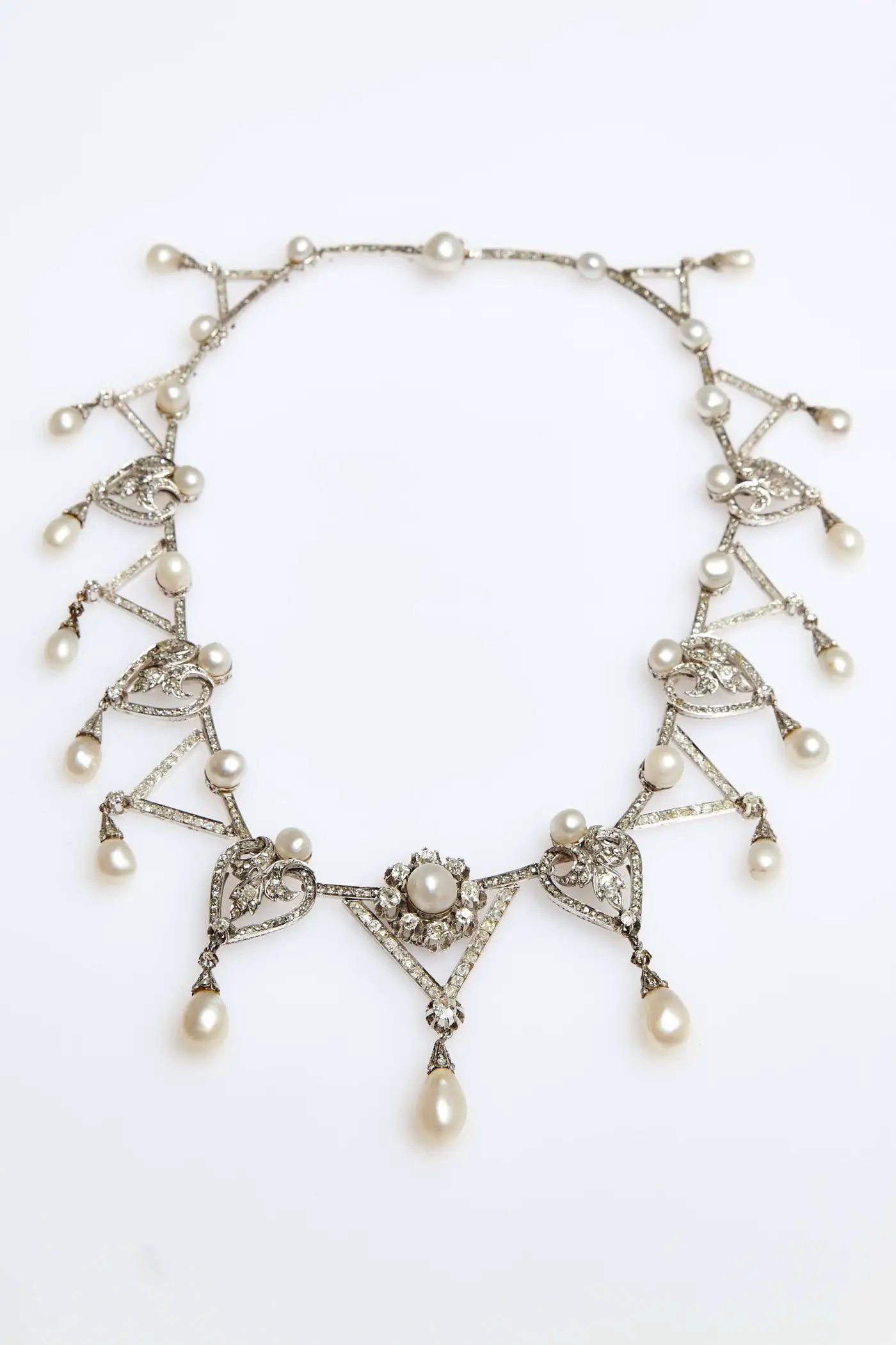 1910s-Important-Antique-Natural-Pearl-Diamond-Platinum-Necklace-2.webp