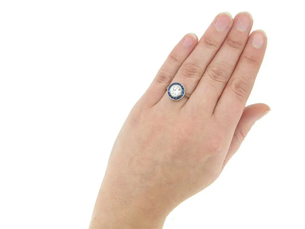 1915-english-sapphire-Diamond-platinum-target-ring-2.webp