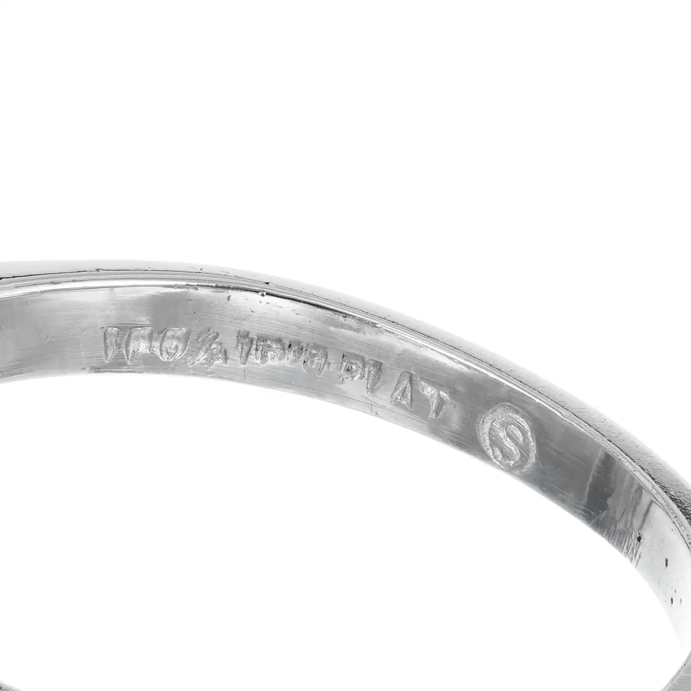 2.53-Carat-Round-Cut-Baguette-Diamond-Three-Stone-Platinum-Engagement-Ring-2.webp