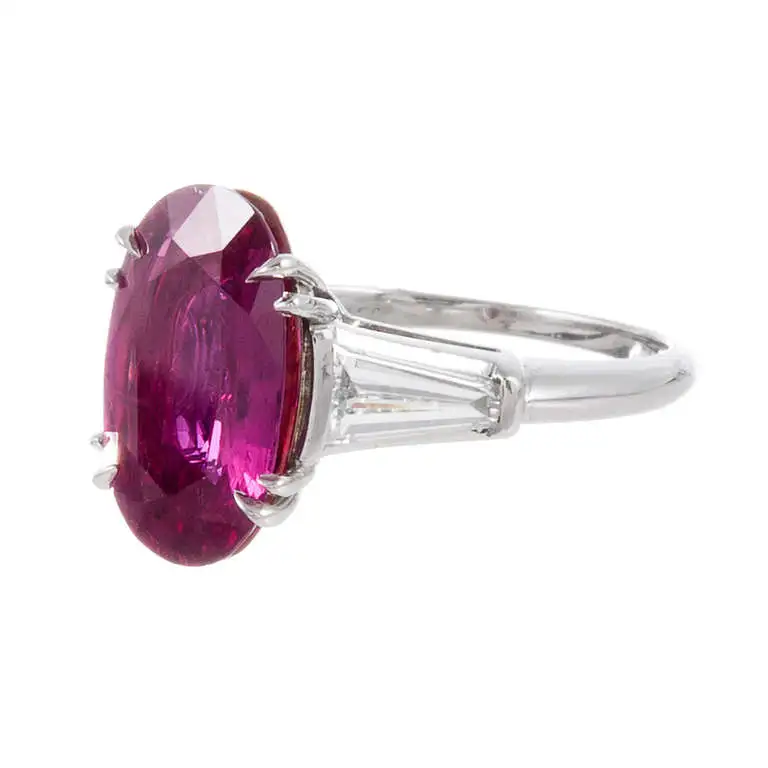 3.94-Carat-Ruby-and-Baguette-Diamond-Ring-4.webp