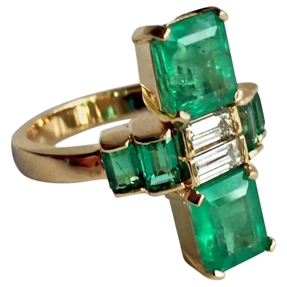 4.24-Carat-Fine-Colombian-Emerald-Diamond-Art-Deco-Style-Ring-18K-1.webp
