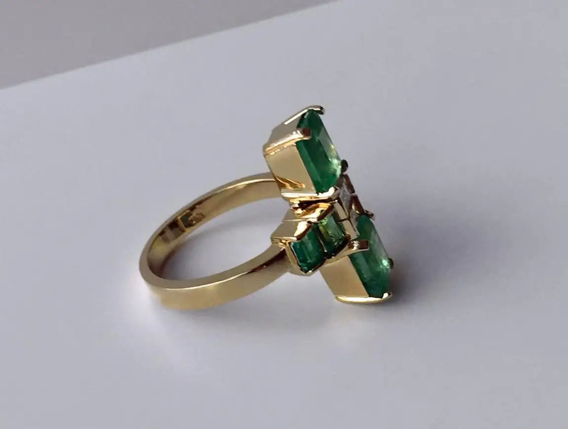 4.24-Carat-Fine-Colombian-Emerald-Diamond-Art-Deco-Style-Ring-18K-2.webp