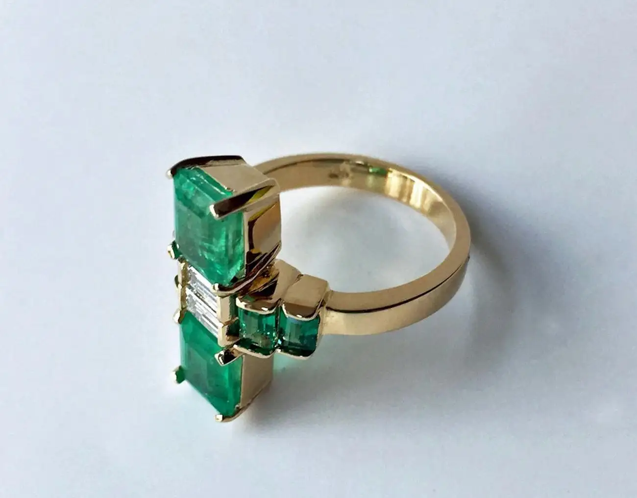 4.24-Carat-Fine-Colombian-Emerald-Diamond-Art-Deco-Style-Ring-18K-8.webp
