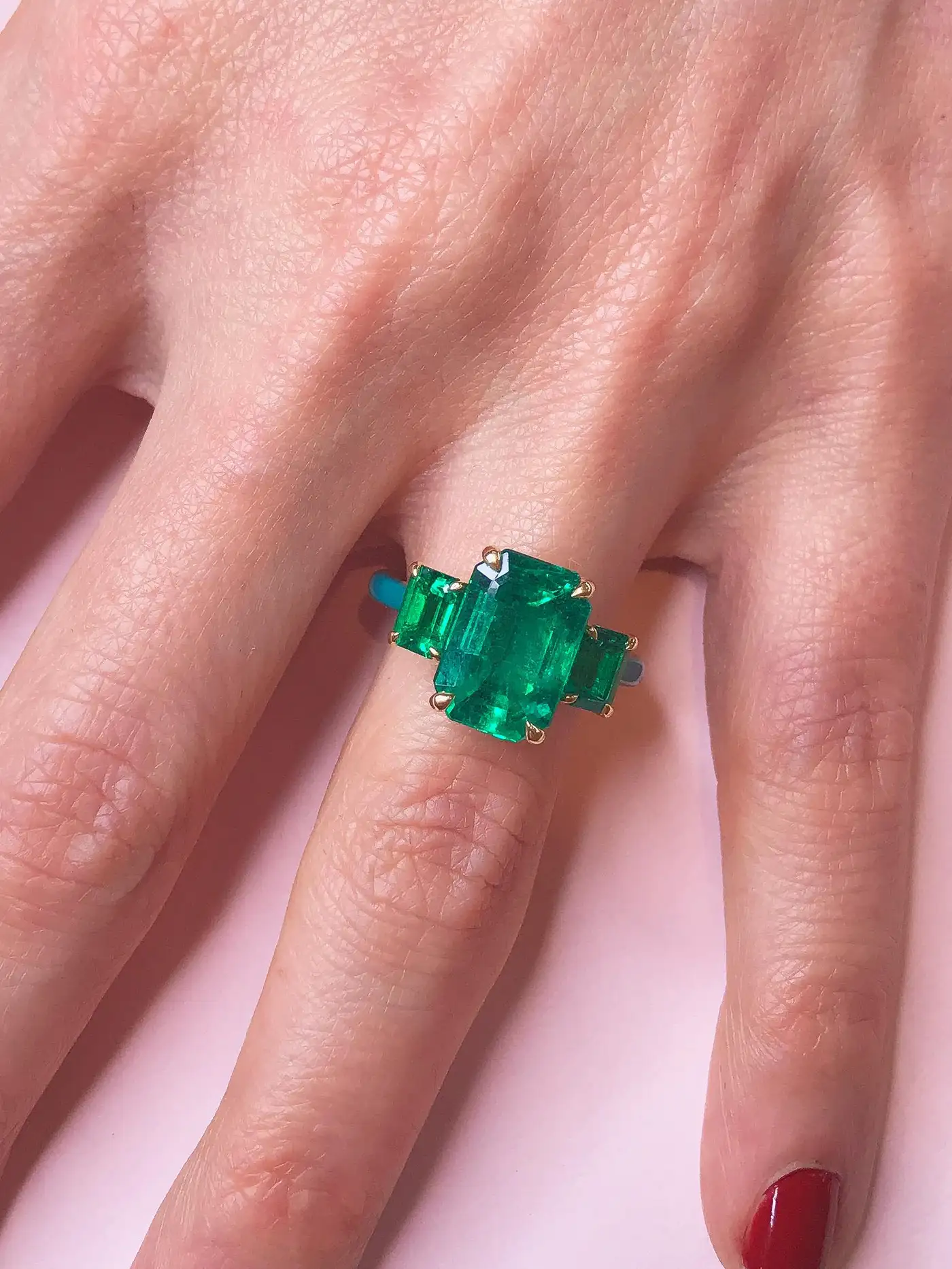 5.29-Carats-Emerald-Ring-in-Yellow-Gold-with-Ceramic-Detail-10.webp