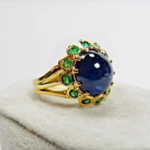 9.00 Carat Cabochon Cut Blue Sapphire Emerald Ring 18 Karat