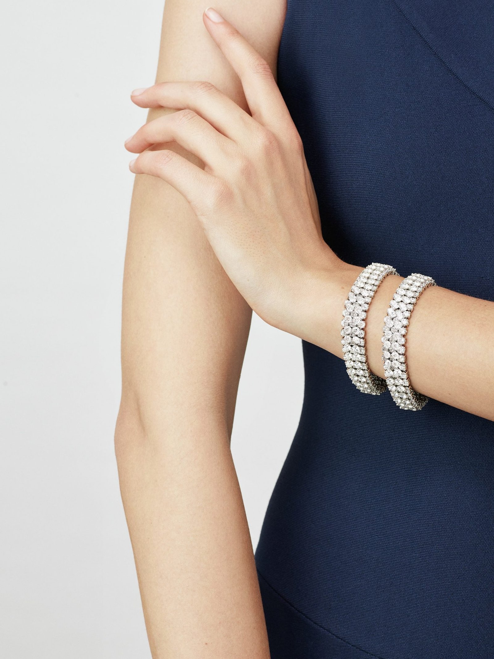 A-Cheval-transformable-necklace-2.jpeg