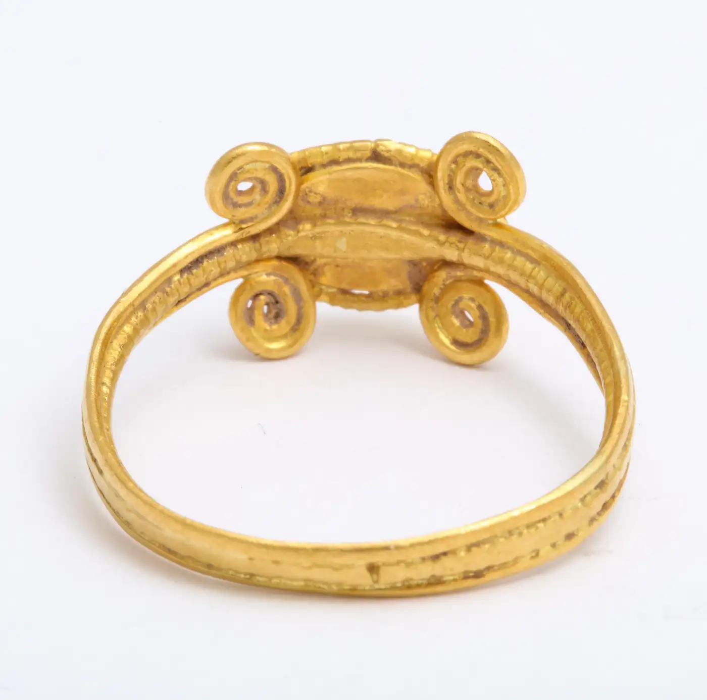 Ancient-Roman-Carnelian-Intaglio-Ring-with-Clasped-Hands-4.webp