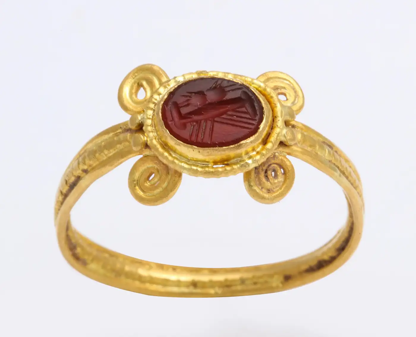 Ancient-Roman-Carnelian-Intaglio-Ring-with-Clasped-Hands-7.webp
