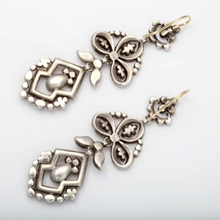 Antique-Edwardian-Earrings-of-Pink-Paste-Earrings-4.webp