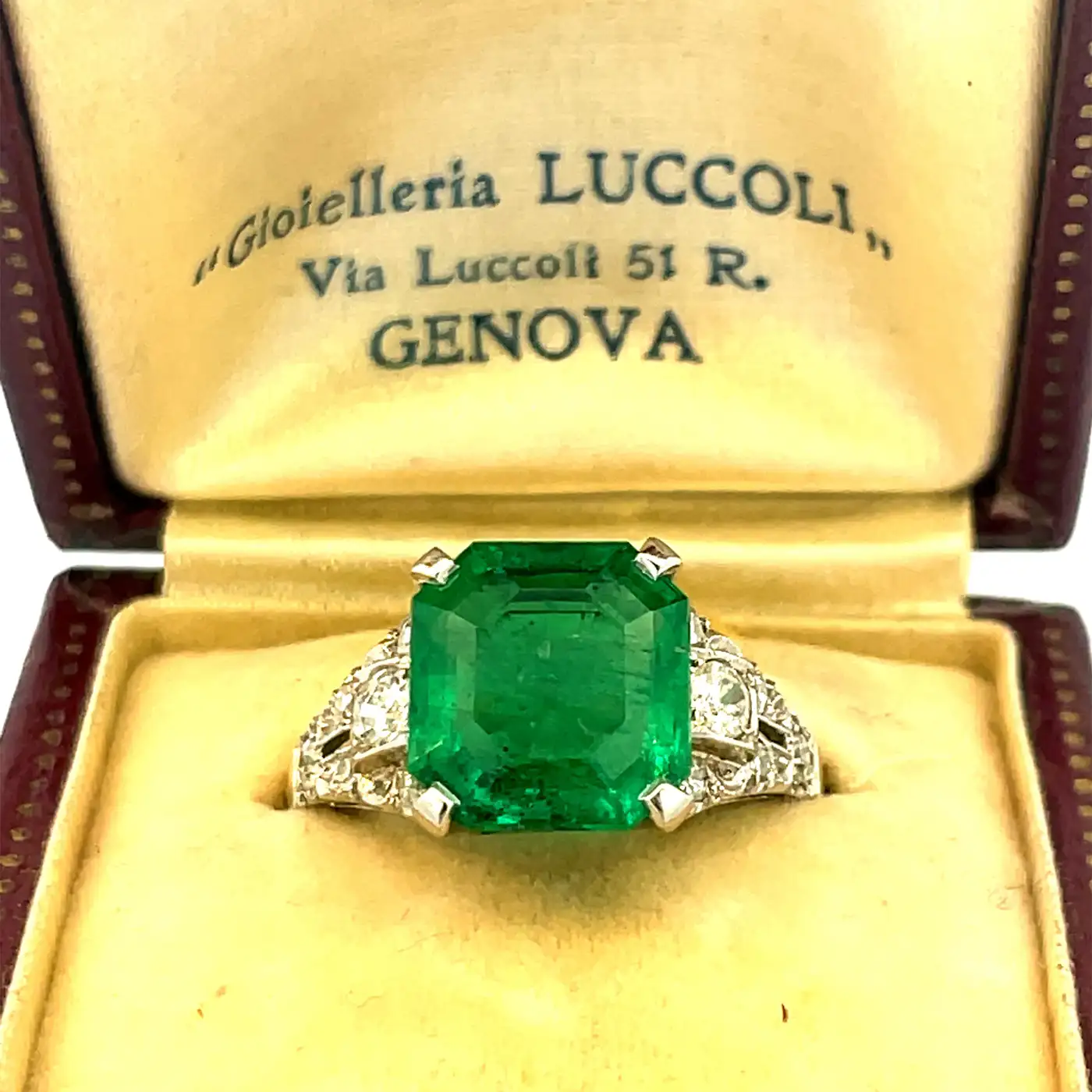 Art-Deco-4.03-Colombia-Minor-Oil-Emerald-Ring-1.webp