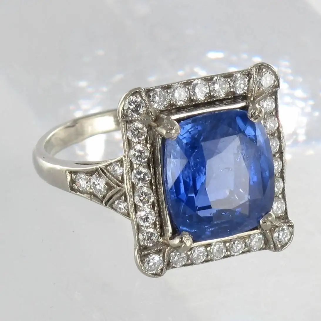 Art-Deco-Style-French-5-Carat-Ceylon-Sapphire-Diamond-18-Karat-White-Gold-Ring-10.webp