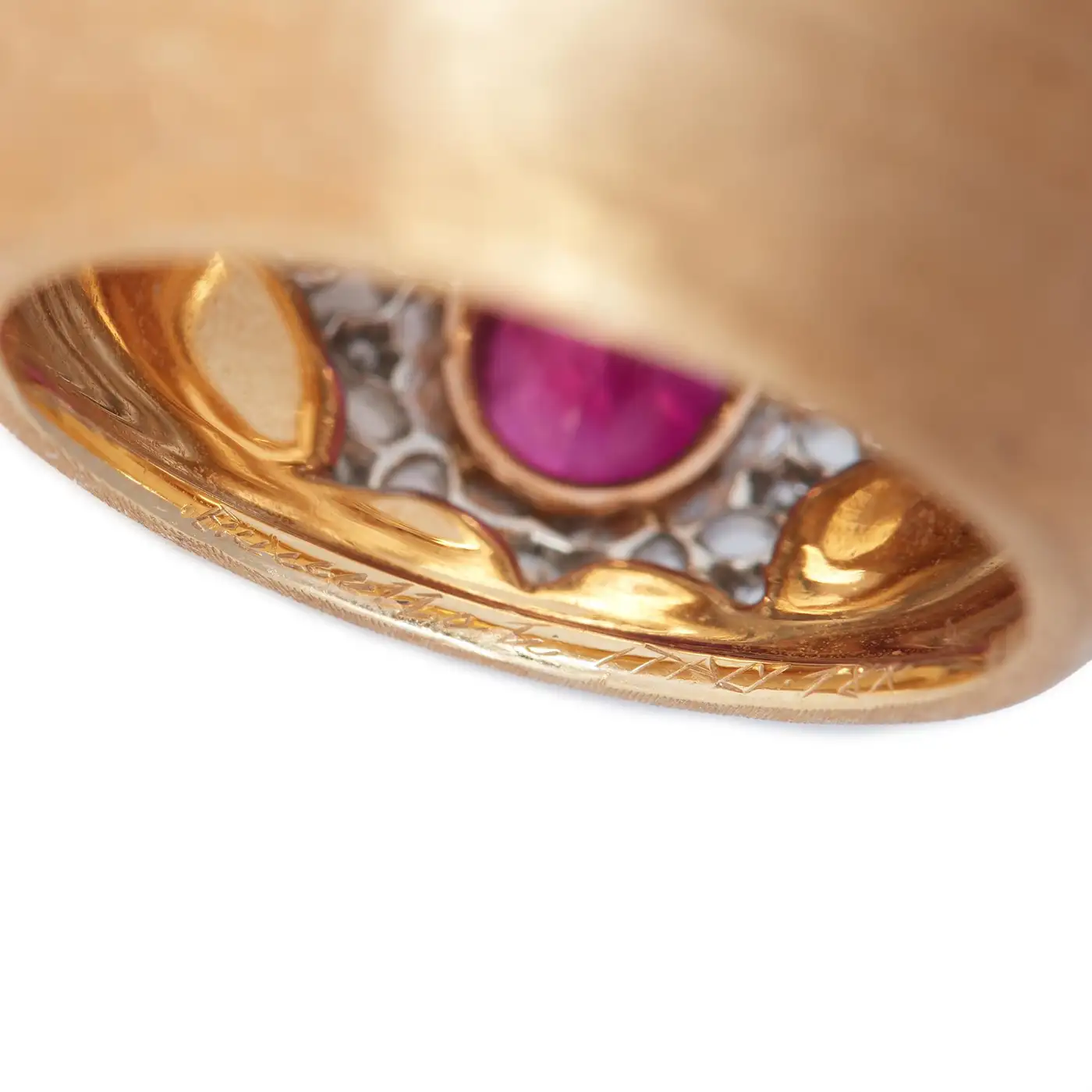 Buccellati-Ruby-and-Diamond-Premium-Band-Ring-2.webp