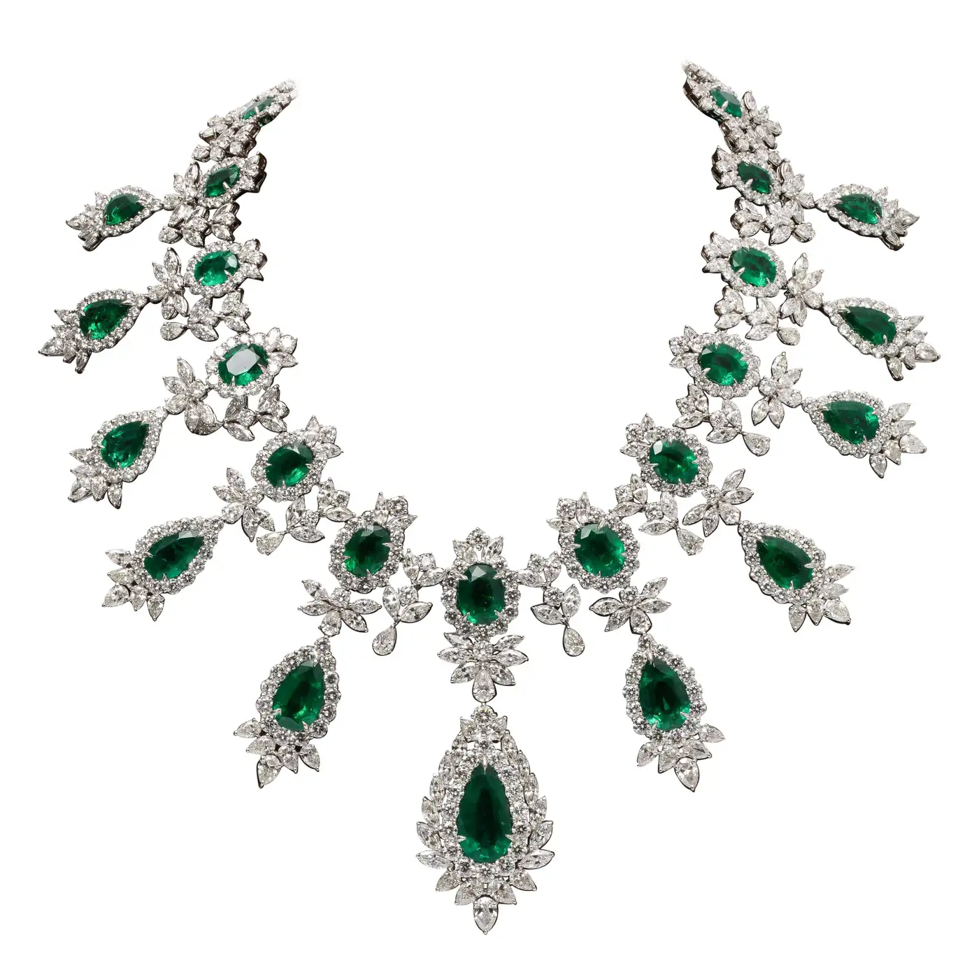 Buy-Emerald-and-Diamond-Drop-Necklace-1.webp