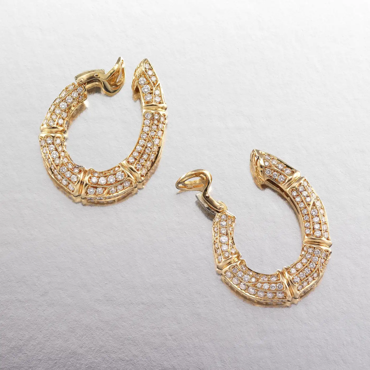 Cartier-26cts-Diamond-Bamboo-Suite-in-18K-Gold-Necklace-and-Earrings-4.webp
