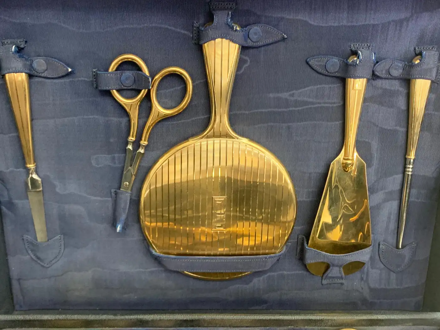 Cartier-Antique-Vanity-Set-in-14-Karat-Gold-5.webp
