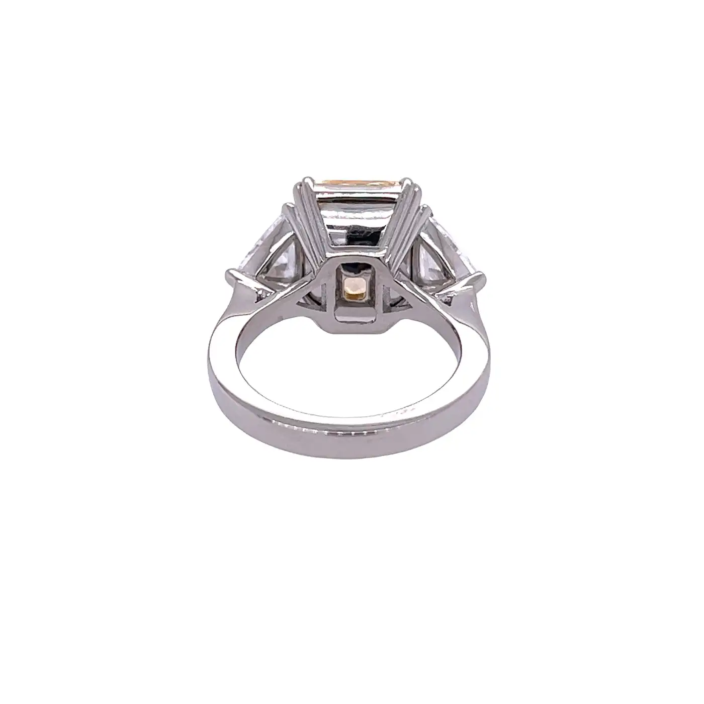David-Rosenberg-5.68-ct-Fancy-Light-Yellow-Radiant-GIA-Diamond-Engagement-Ring-2.webp