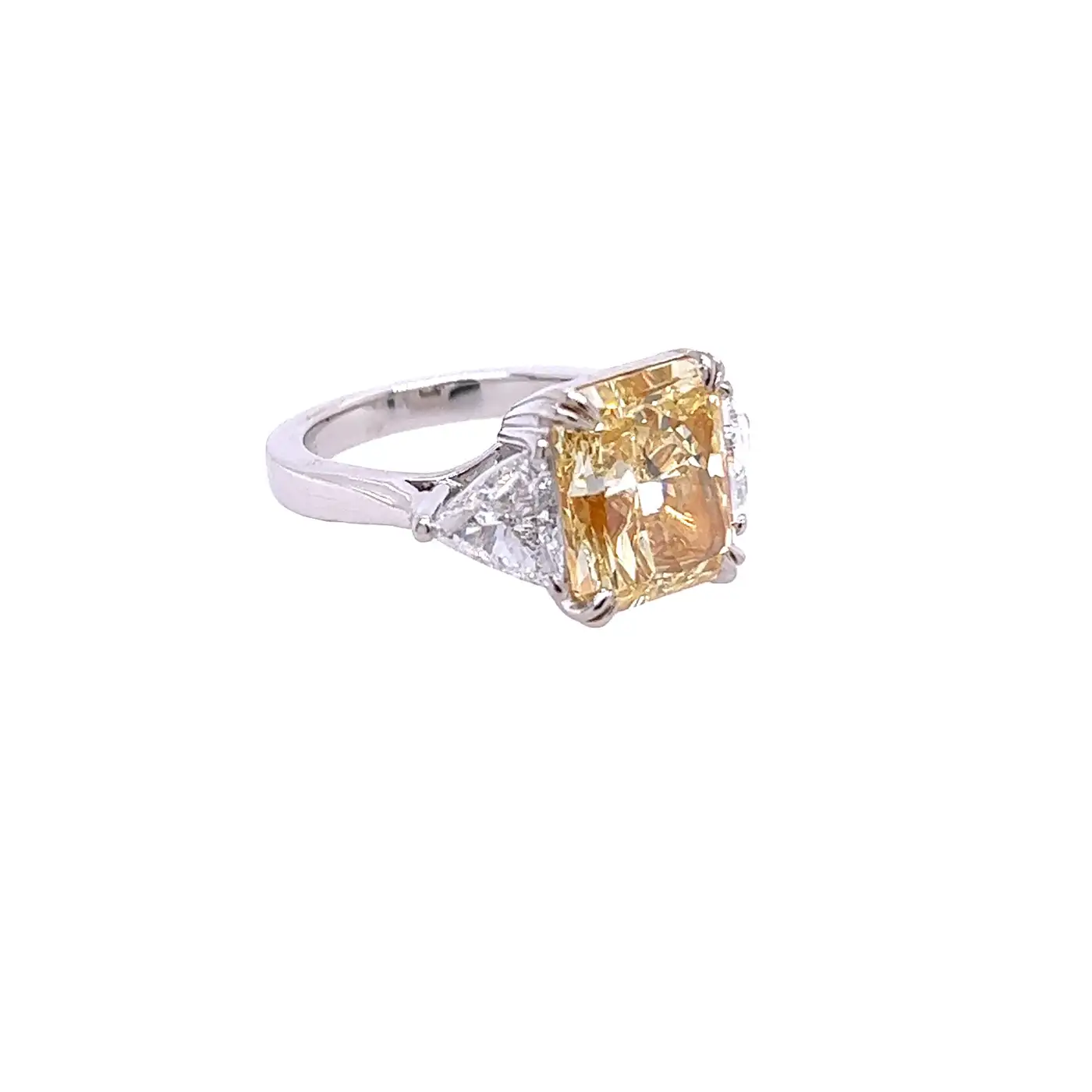 David-Rosenberg-5.68-ct-Fancy-Light-Yellow-Radiant-GIA-Diamond-Engagement-Ring-4.webp