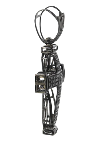 Diamond-Cross-Pendant4.webp