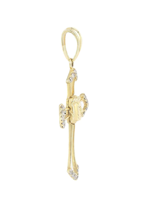 Diamond-Cross-Pendant_33.webp