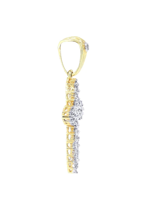 Diamond-Cross-Pendant_4-13.webp
