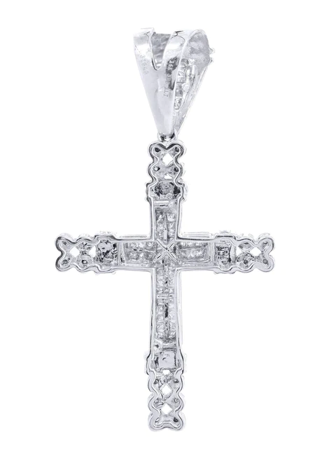 Diamond-Cross-Pendant_4-15.webp