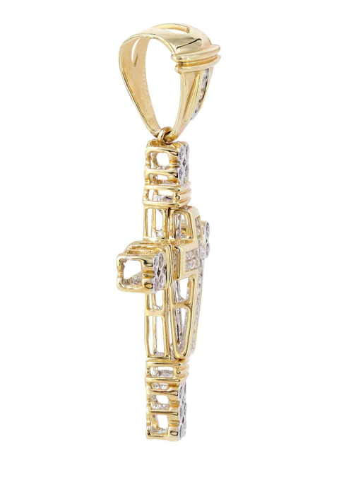 Diamond-Cross-Pendant_4-16.webp