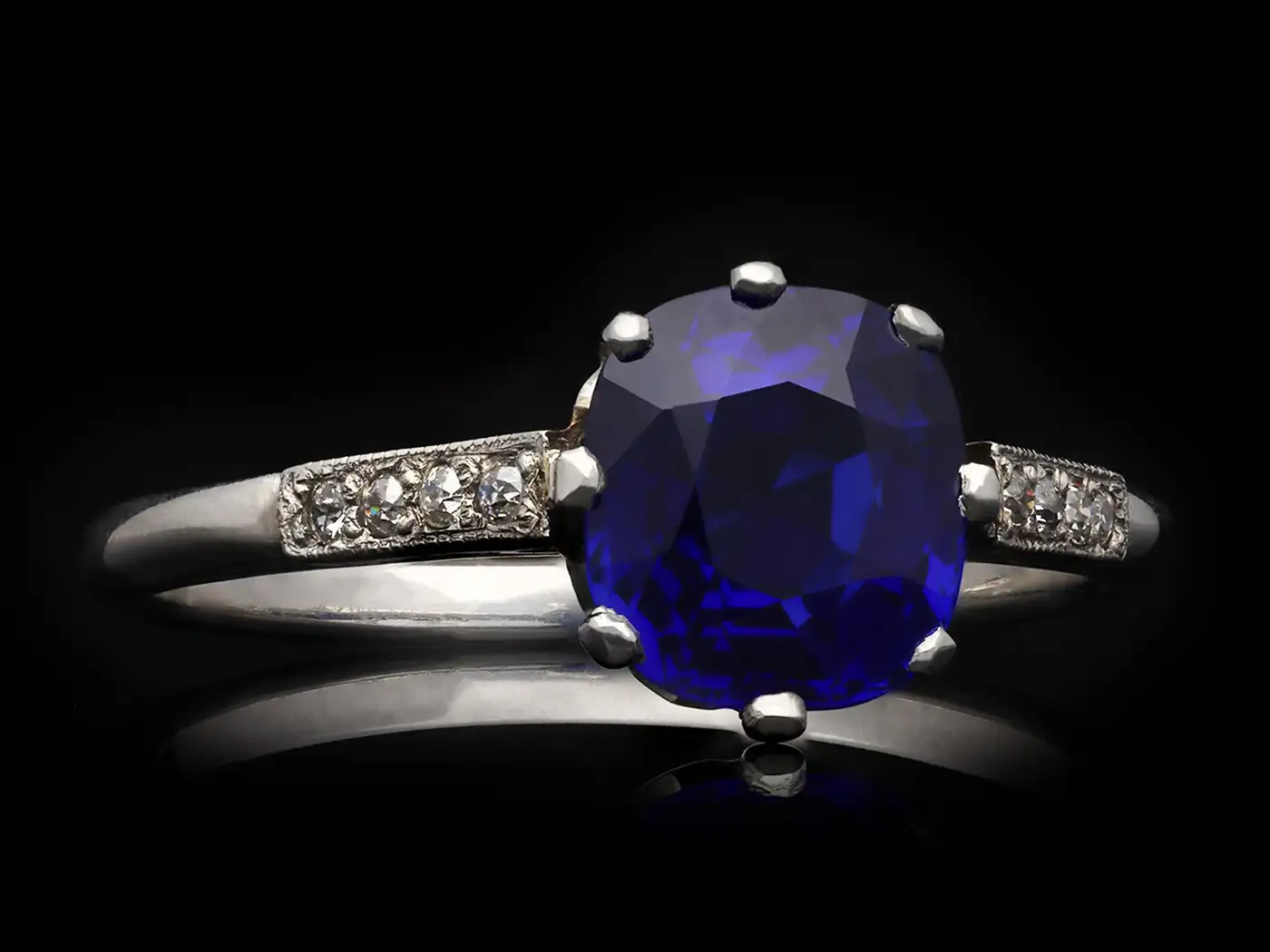 Edwardian-Natural-Royal-Blue-Kashmir-Sapphire-Diamond-Ring-4.webp
