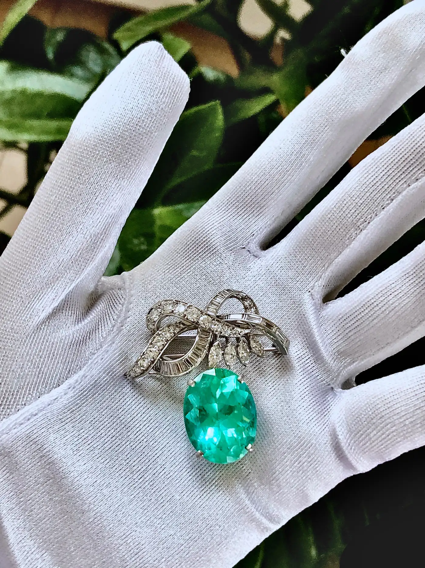 Emeralds-Maravellous-18.76ct-Certified-Colombian-Emerald-Diamond-Platinum-PendB-9.webp