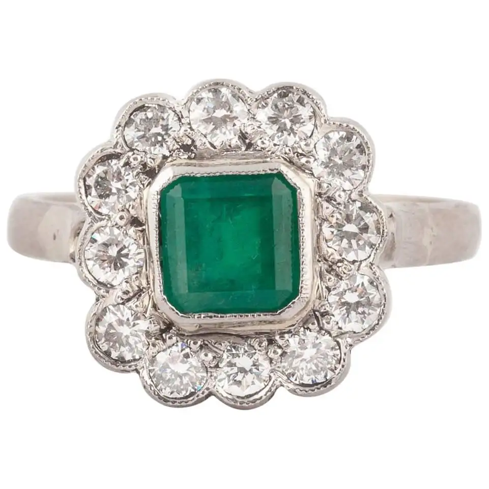 English-Emerald-and-Diamond-18k-Gold-Cluster-Ring-Mid-20th-Century-1.webp