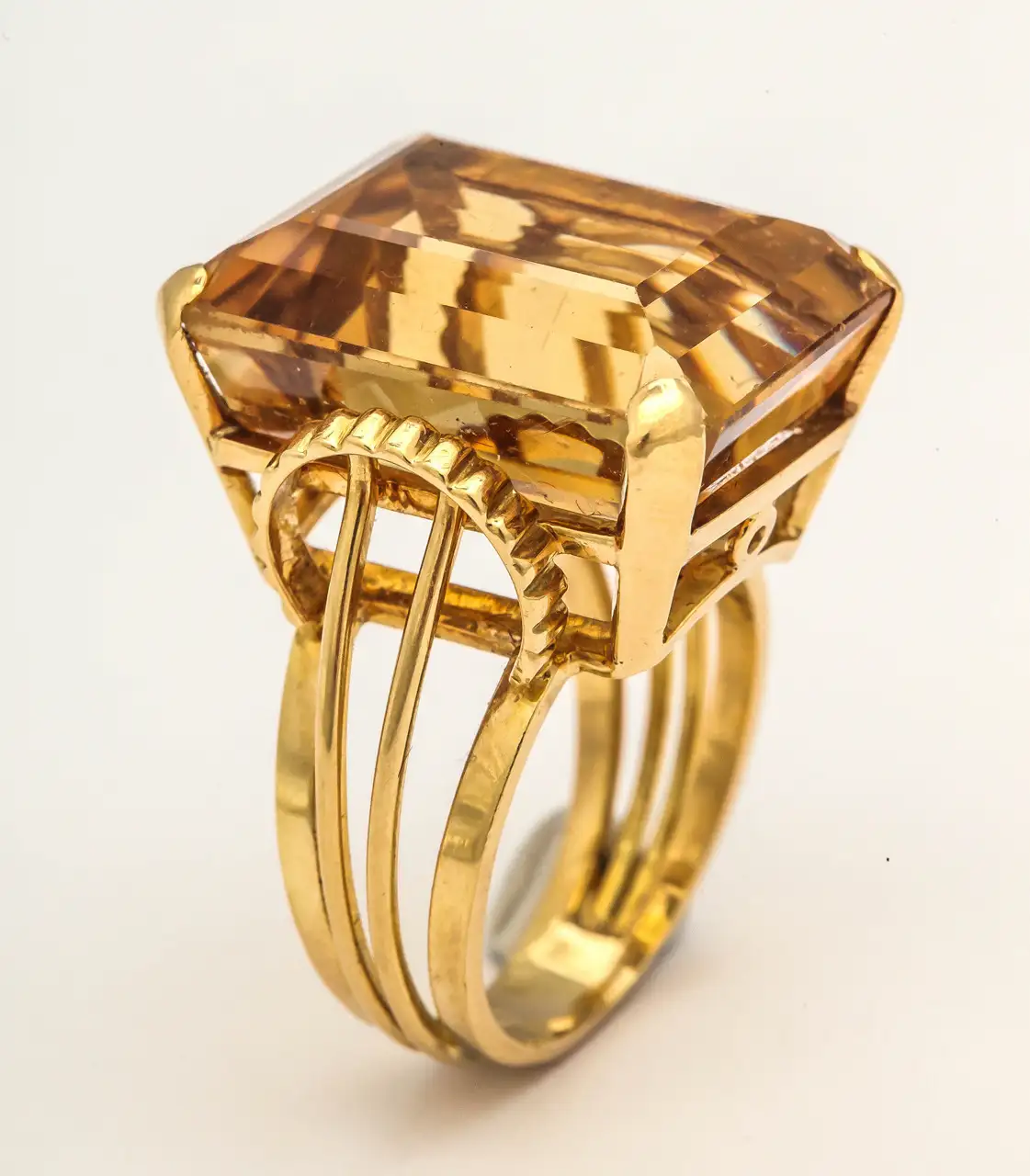 English-Retro-Citrine-18k-Gold-Cocktail-Ring-1950s-8.webp
