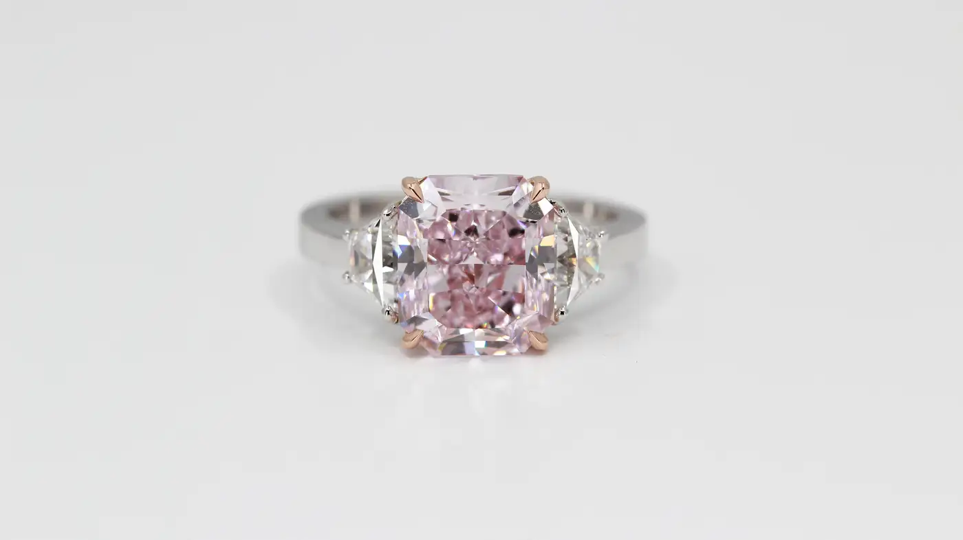 Fancy-Purplish-Pink-Internally-Flawless-Diamond-Ring-GIA-Certified-4.24-Carat-17.webp