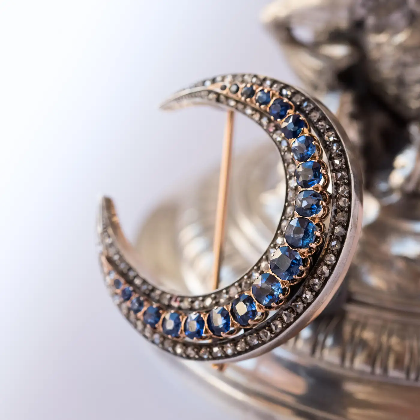 French-Napoleon-3-Antique-Crescent-Moon-Sapphire-Diamond-Brooch-10.webp