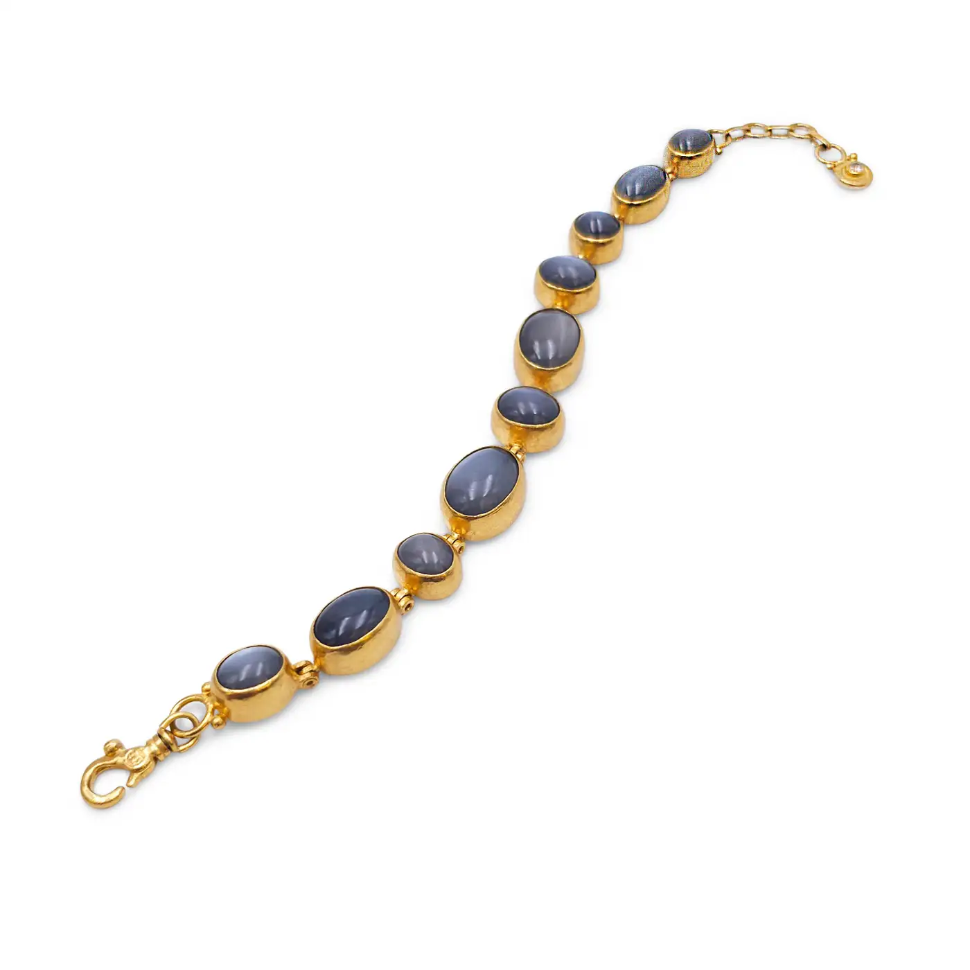 Gurhan-24-Karat-Gold-and-Black-Moonstone-Bracelet-5.webp