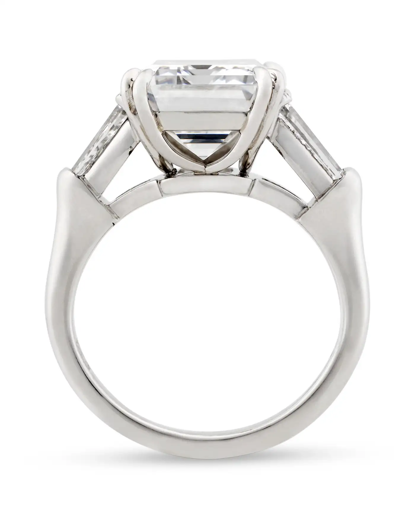 Harry-Winston-Golconda-Diamond-Ring-5.56-Carat-Emerald-Cut-4.webp
